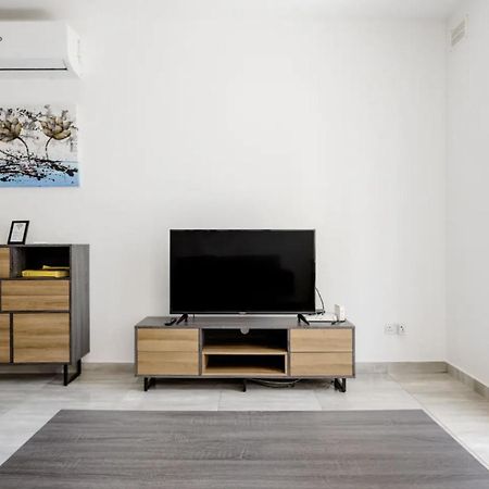 F12 Room 2, Private Room Two Single Beds Privated Bathroom In Shared Flat Msida Extérieur photo