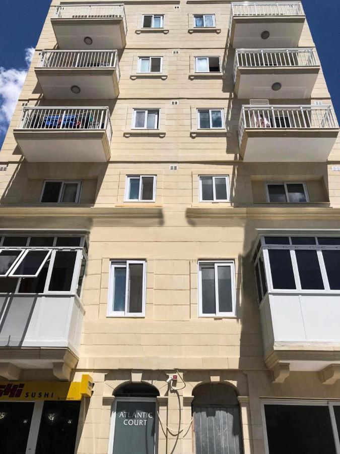 F12 Room 2, Private Room Two Single Beds Privated Bathroom In Shared Flat Msida Extérieur photo